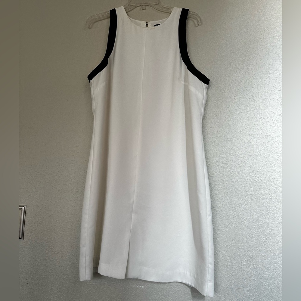 Banana republic white and black dress